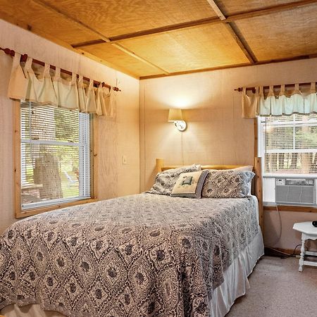 Experience The Charm Of Silver Lake At Parrothead Retreat Mears Bagian luar foto