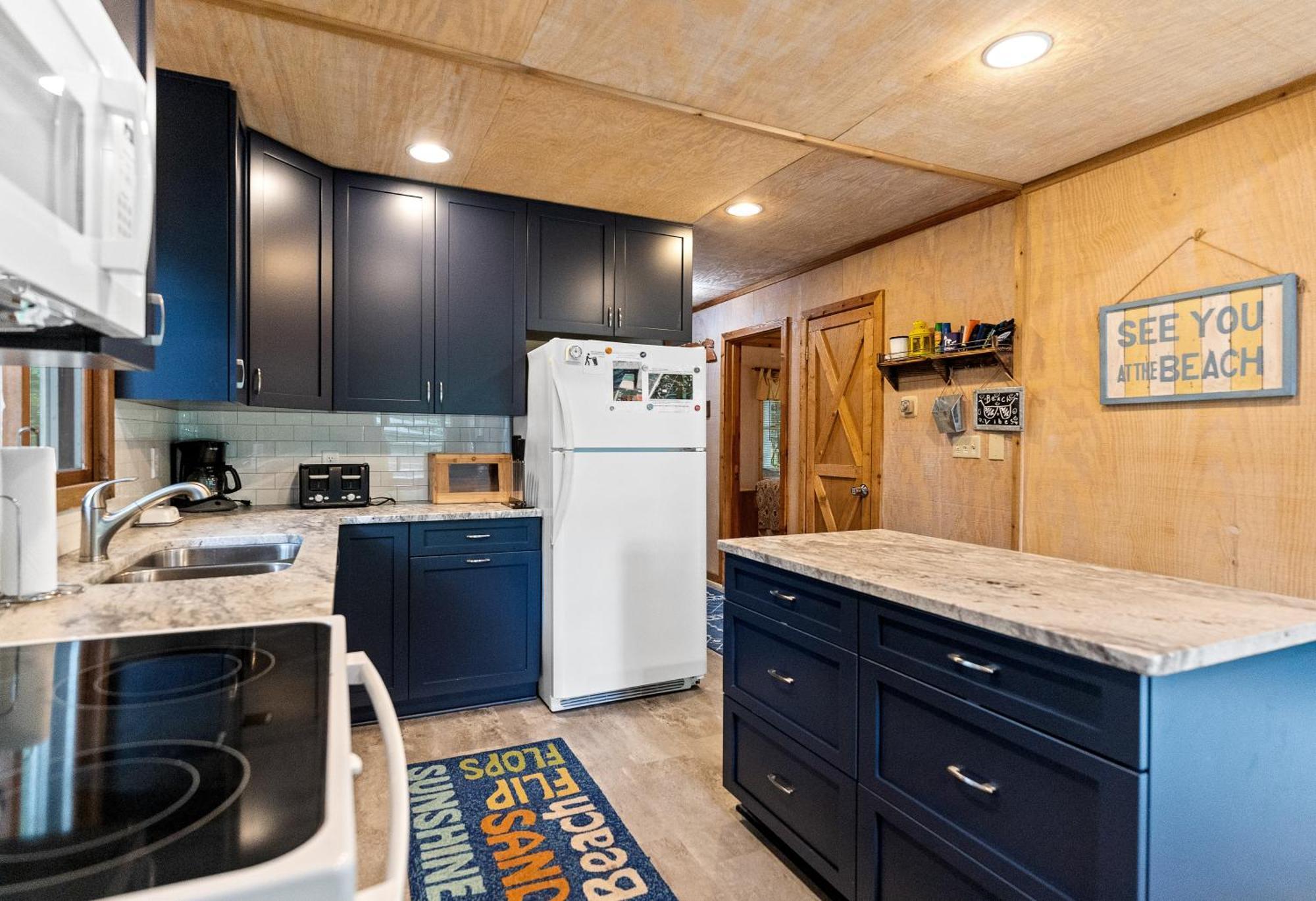 Experience The Charm Of Silver Lake At Parrothead Retreat Mears Bagian luar foto