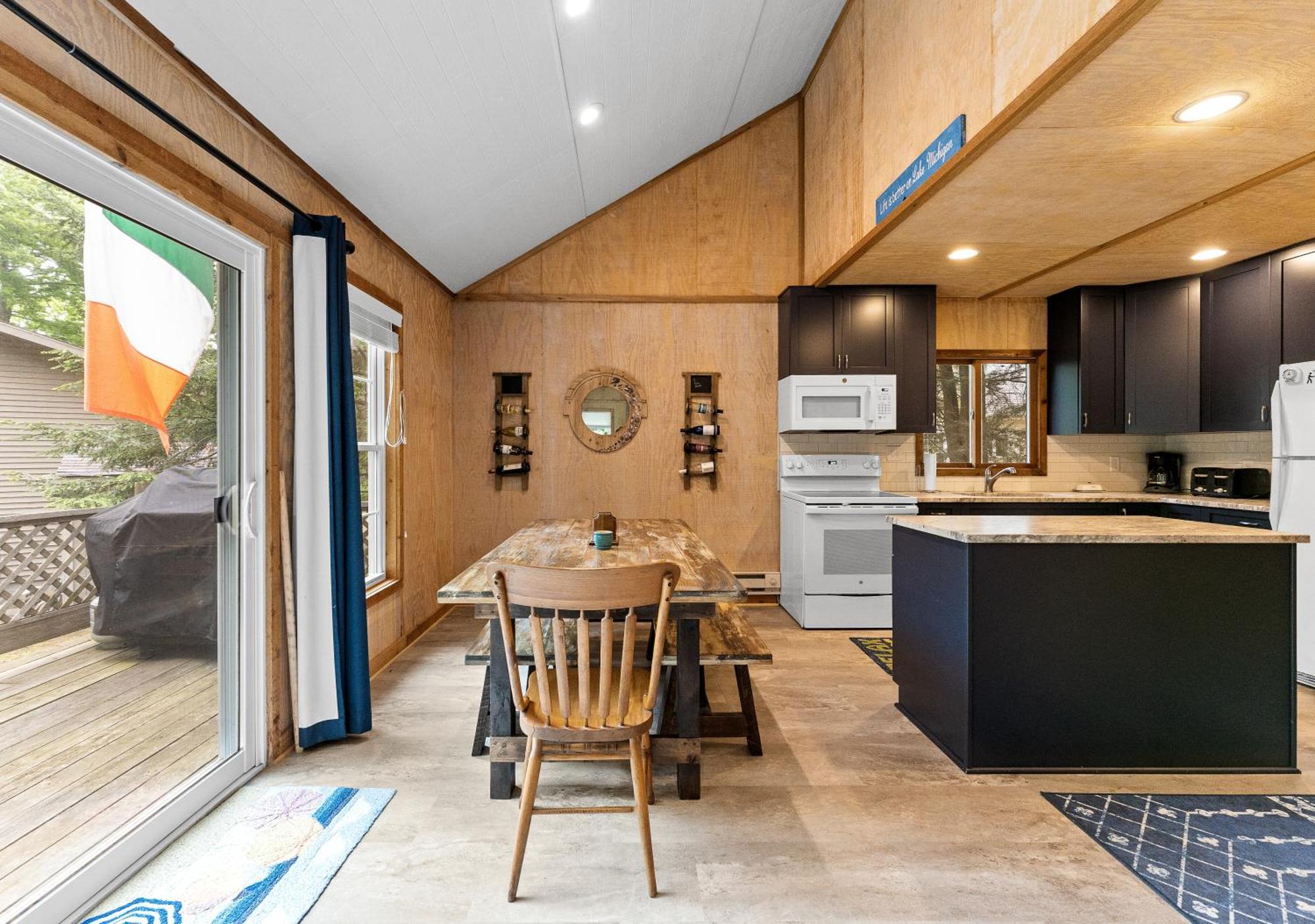 Experience The Charm Of Silver Lake At Parrothead Retreat Mears Bagian luar foto